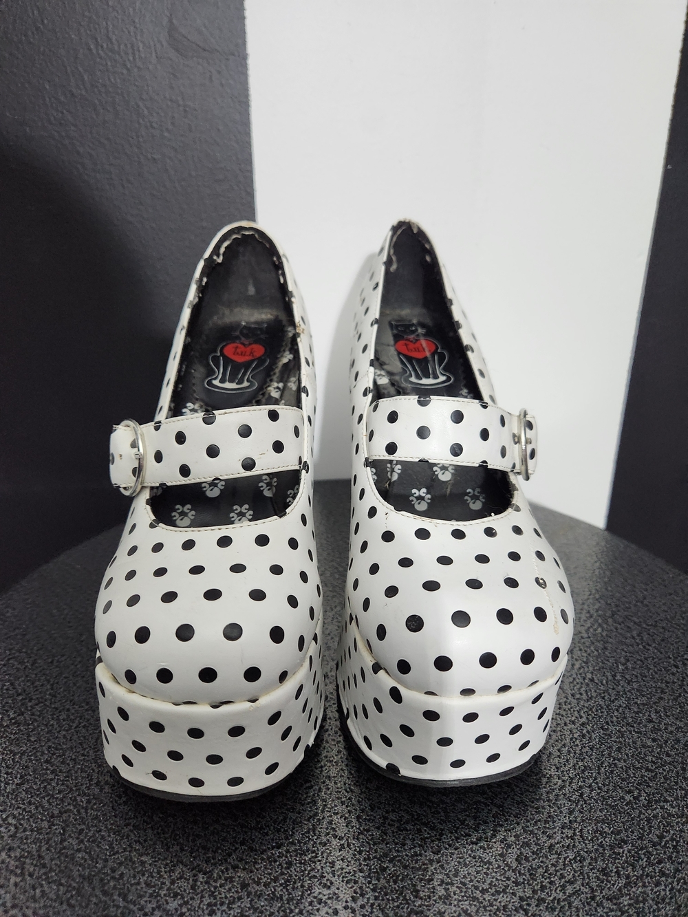 Women's Polka Dot Platform Mary Jane Heels in White and Black - Picture 3 of 9